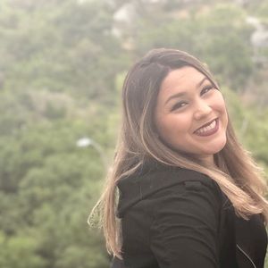 Meet your Posher, Antonia